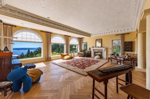 2379 Constantine Place, West Vancouver, BC 
