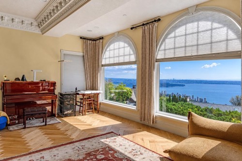 2379 Constantine Place, West Vancouver, BC 
