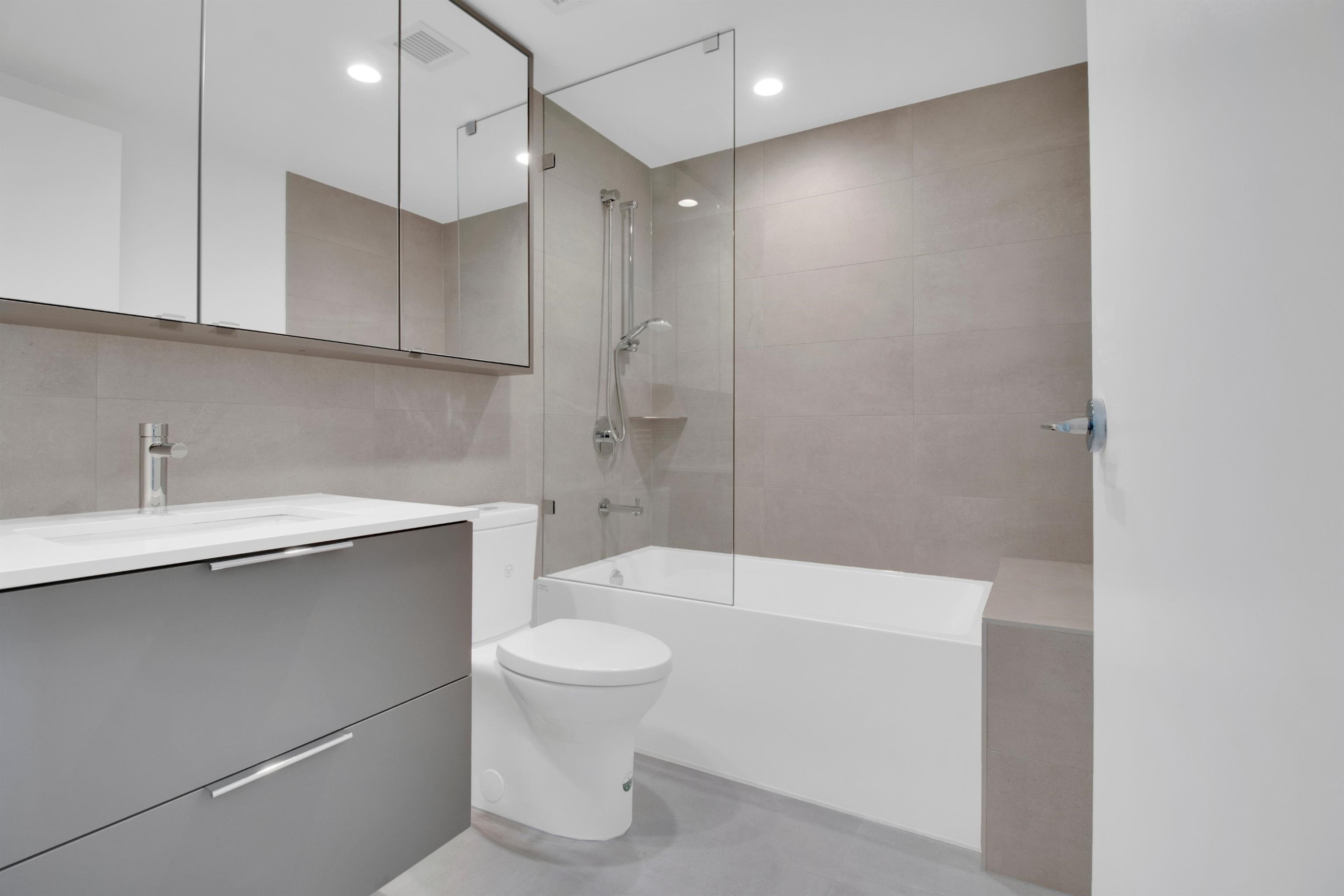 3405-2135 Springer Avenue, Burnaby, BC