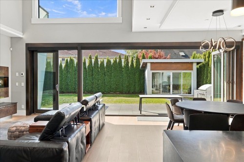 3768 River Road, Richmond, BC 
