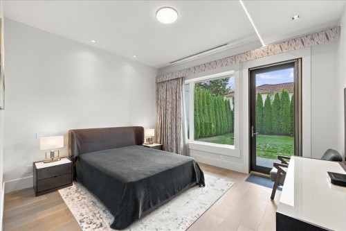3768 River Road, Richmond, BC 