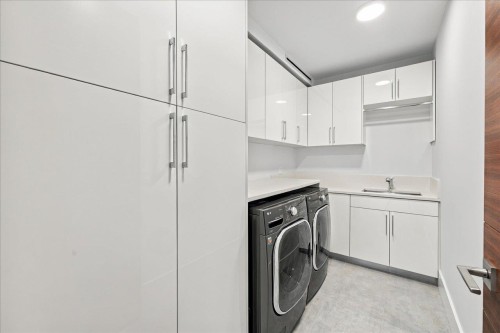 3768 River Road, Richmond, BC 
