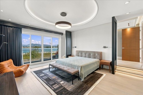 3768 River Road, Richmond, BC 