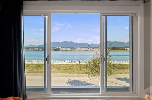 3768 River Road, Richmond, BC 