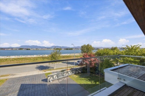 3768 River Road, Richmond, BC 