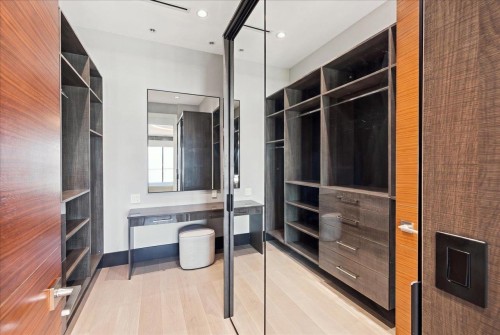 3768 River Road, Richmond, BC 