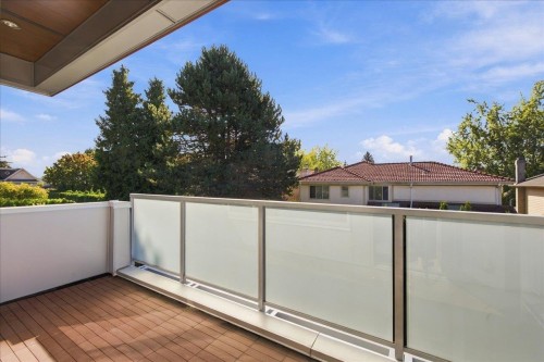3768 River Road, Richmond, BC 