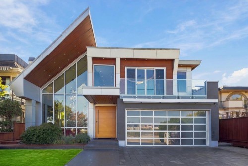 3768 River Road, Richmond, BC 