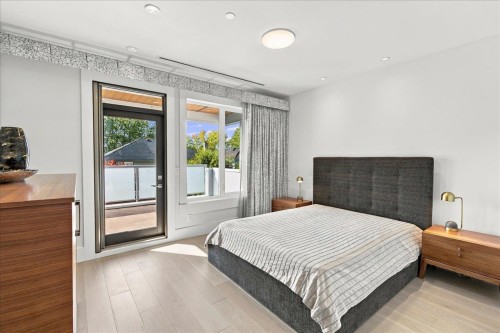 3768 River Road, Richmond, BC 