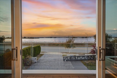3768 River Road, Richmond, BC 