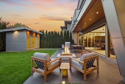 3768 River Road, Richmond, BC 