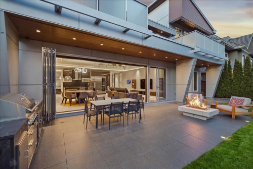3768 River Road, Richmond, BC 