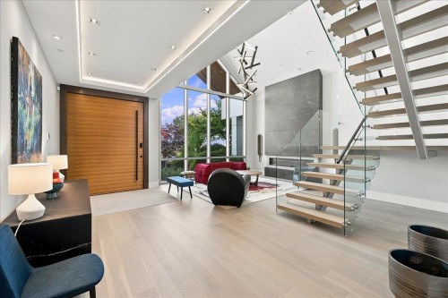 3768 River Road, Richmond, BC 