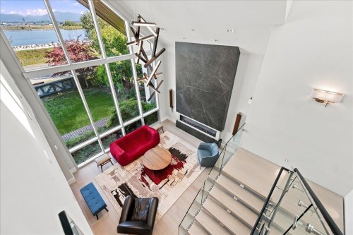 3768 River Road, Richmond, BC 