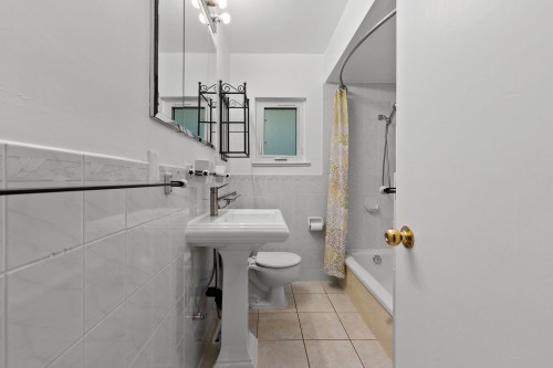 2621 Cambridge Street, Vancouver, BC 