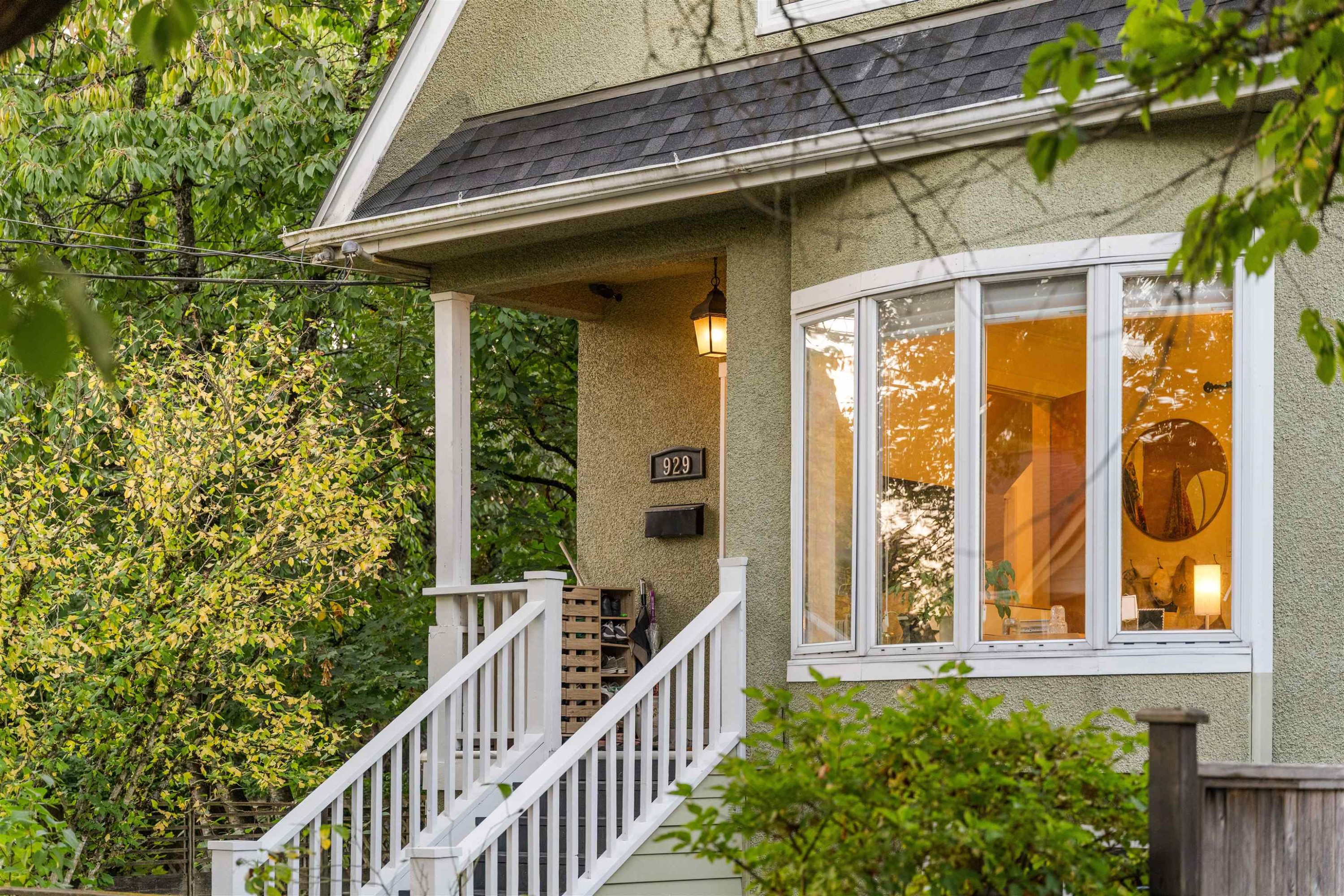 929 30Th Avenue E, Vancouver, BC