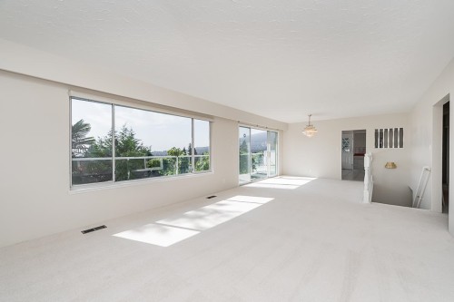 741 Montroyal Boulevard, North Vancouver, BC 