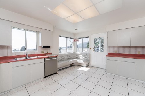 741 Montroyal Boulevard, North Vancouver, BC 