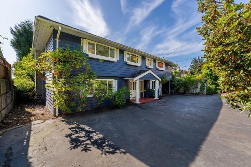 741 Montroyal Boulevard, North Vancouver, BC 