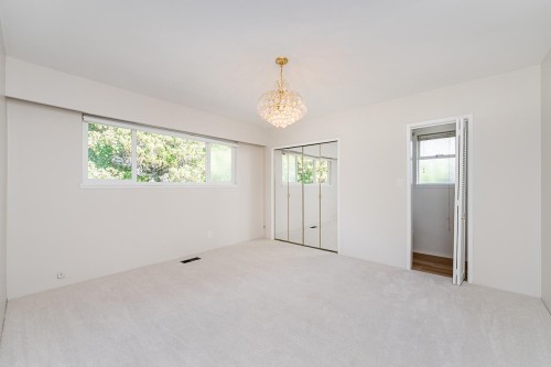 741 Montroyal Boulevard, North Vancouver, BC 