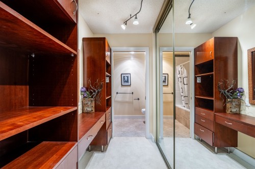 1200 Island Park Walk, Vancouver, BC 