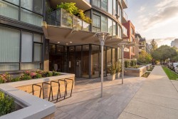 404-1428 6th Avenue W Vancouver, BC V6H 4H4