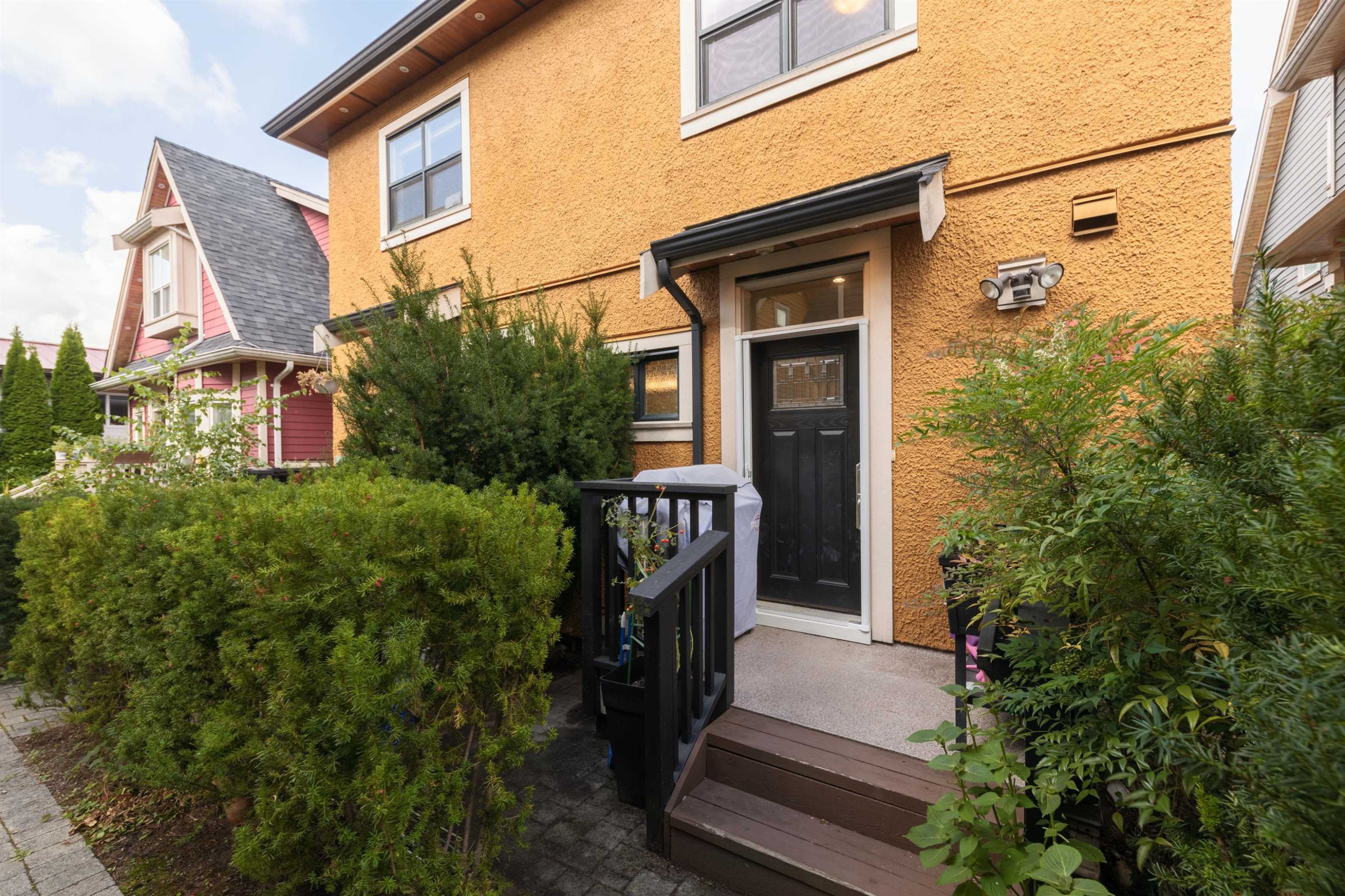 1176 King Edward Avenue E, Vancouver, BC