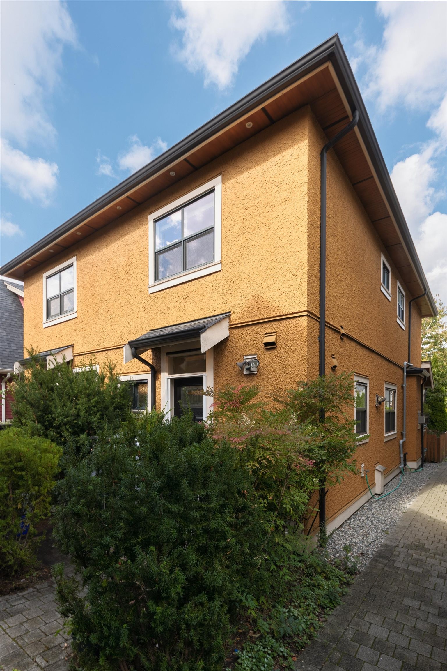 1176 King Edward Avenue E, Vancouver, BC