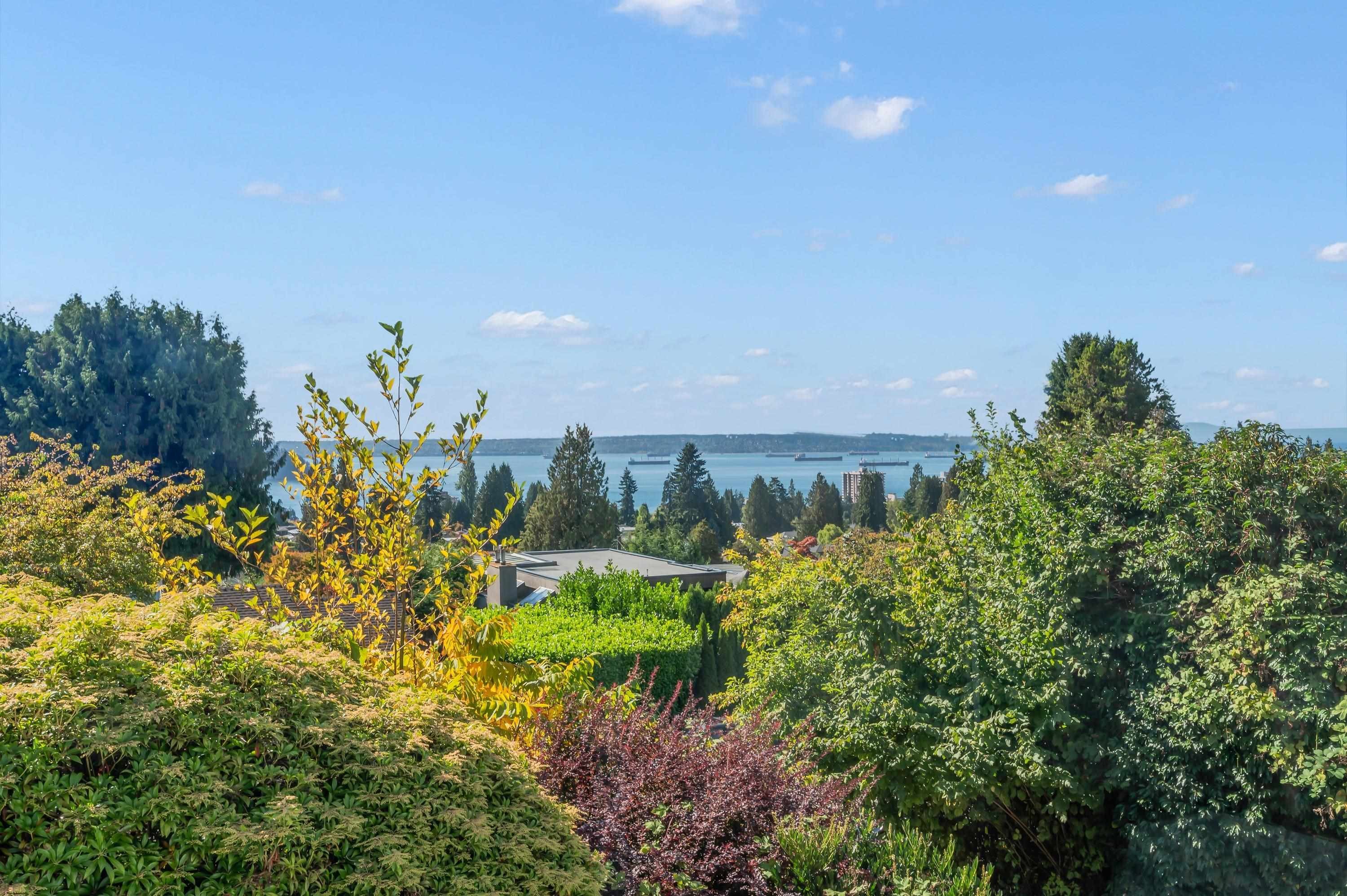 1165 Mathers Avenue, West Vancouver, BC
