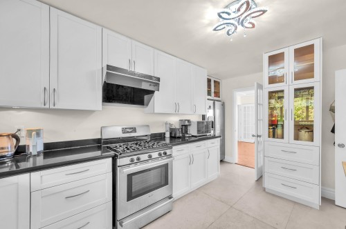 1165 Mathers Avenue, West Vancouver, BC 