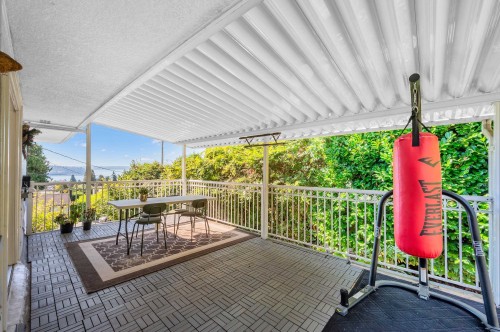 1165 Mathers Avenue, West Vancouver, BC 