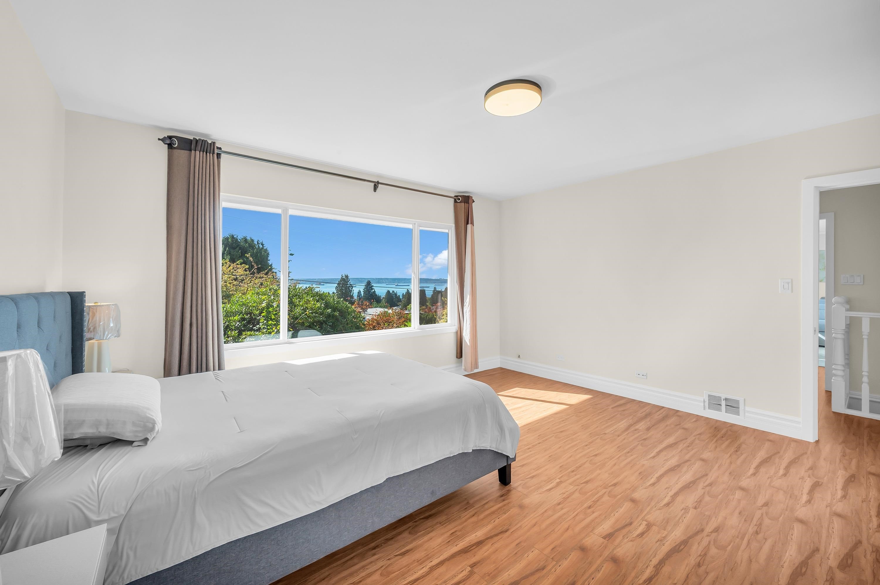 1165 Mathers Avenue, West Vancouver, BC