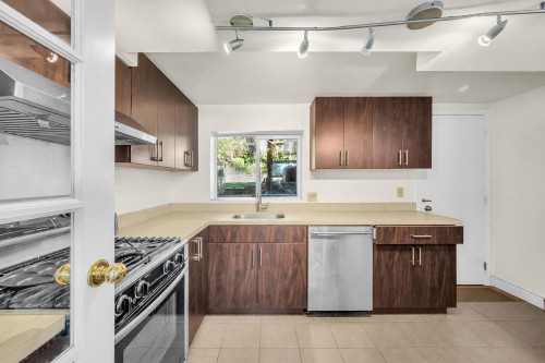 1165 Mathers Avenue, West Vancouver, BC 