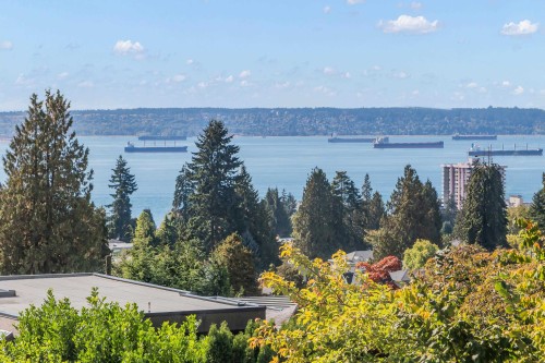 1165 Mathers Avenue, West Vancouver, BC 