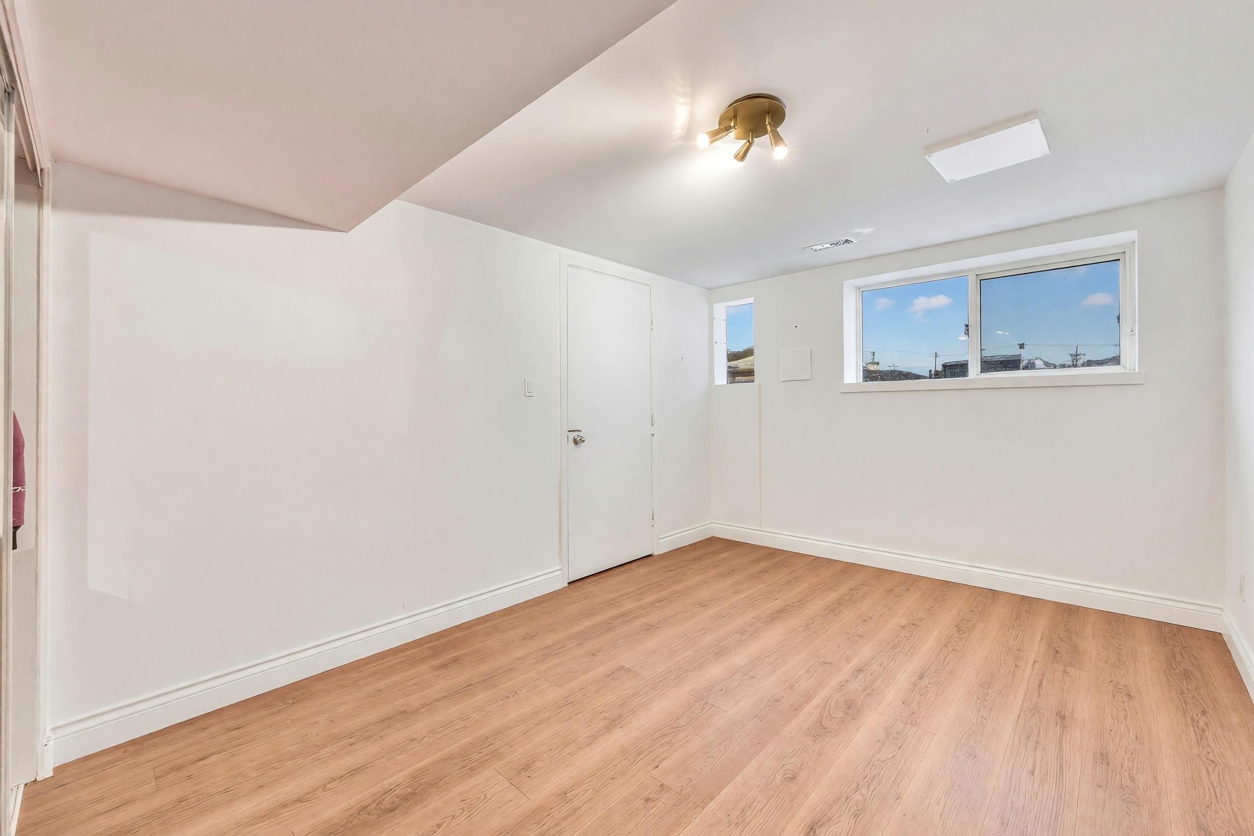 1165 Mathers Avenue, West Vancouver, BC