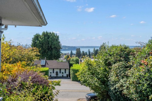 1165 Mathers Avenue, West Vancouver, BC 