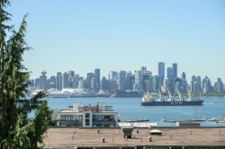305-310 3rd Street W North Vancouver, BC V7M 1G4
