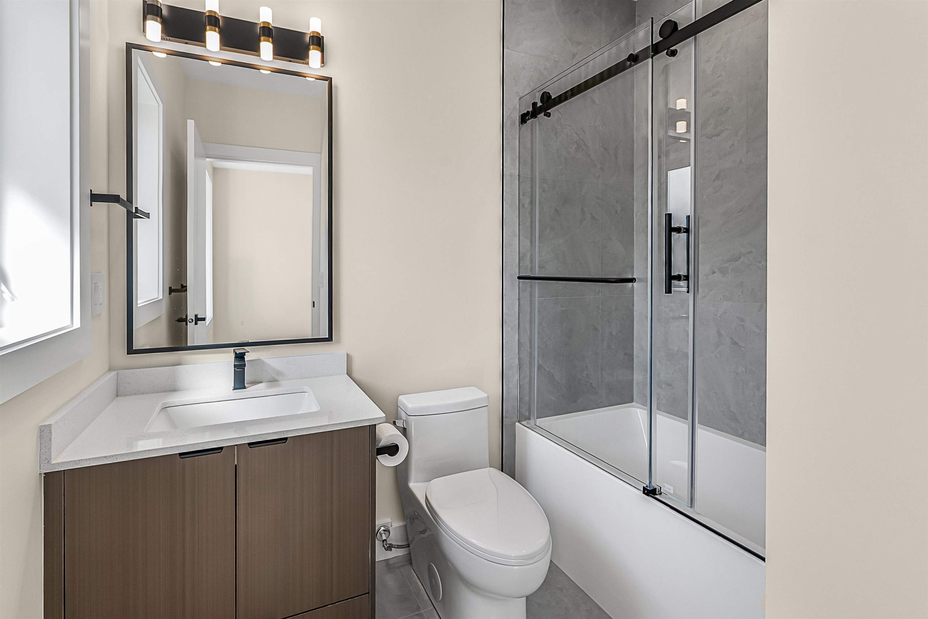 2837 31St Avenue W, Vancouver, BC