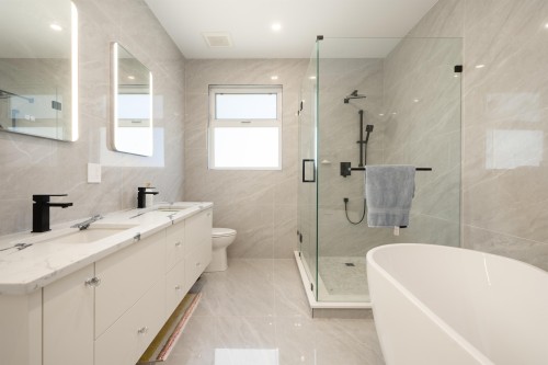 1111 Regan Avenue, Coquitlam, BC 