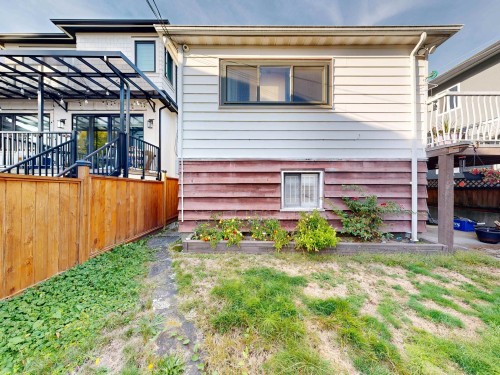 1222 51St Avenue E, Vancouver, BC 