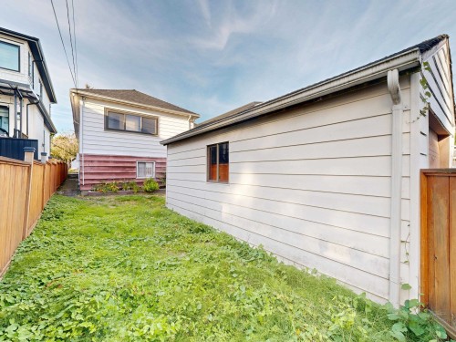 1222 51St Avenue E, Vancouver, BC 
