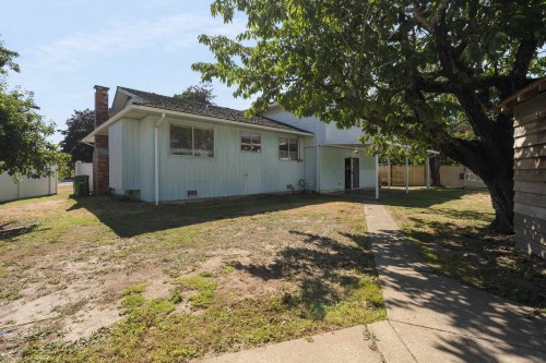 8611 Rideau Drive, Richmond, BC 