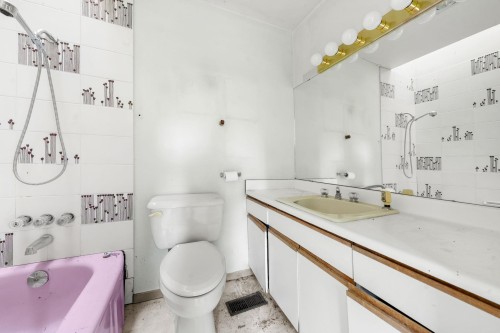 3745 Southridge Avenue, West Vancouver, BC 