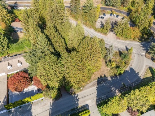 3745 Southridge Avenue, West Vancouver, BC 