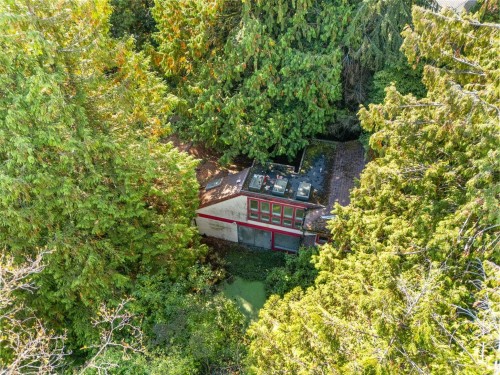 3745 Southridge Avenue, West Vancouver, BC 