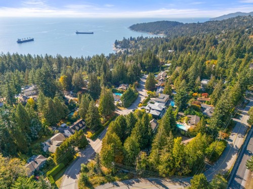 3745 Southridge Avenue, West Vancouver, BC 