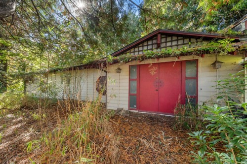 3745 Southridge Avenue, West Vancouver, BC 