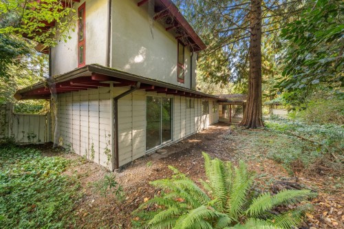 3745 Southridge Avenue, West Vancouver, BC 