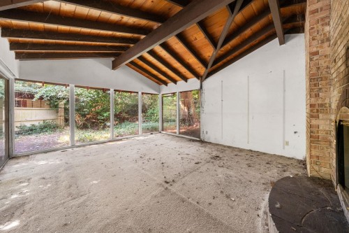 3745 Southridge Avenue, West Vancouver, BC 