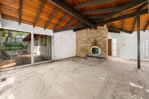 3745 Southridge Avenue, West Vancouver, BC 